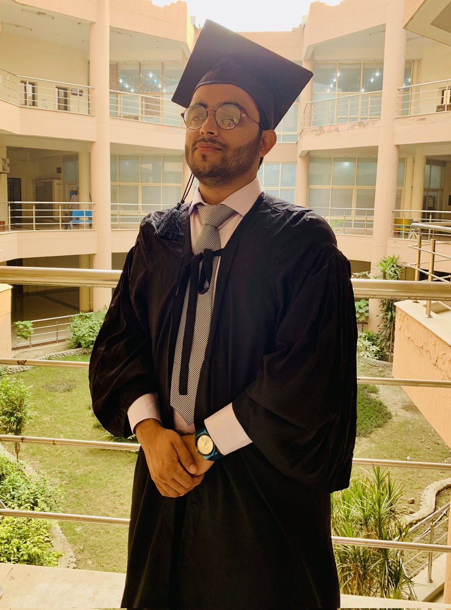 UlfatHasnain1's tweet photo. فبائ آلا ربکما تکذبن...💯
#Allhamdulilah!! Done with MBBS
By the Grace of Allah Almighty
and prayers of my parents, teachers efforts and support of my brothers and friends, the long journey has completed....
#Officialy. DR ULFAT HASNAIN ...❤️❤️
#MBBS https://t.co/Z7ZVqgSyYa