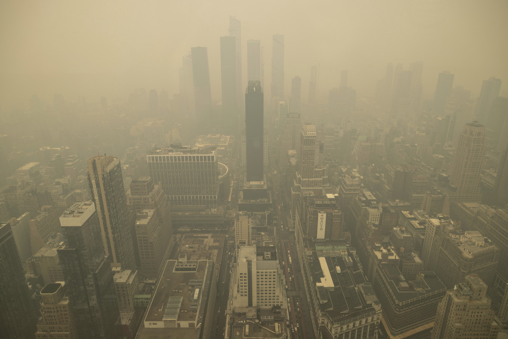 ‘I can taste the air’: Photos show smoke from Canadian wildfires lingering over Capitol, obscuring NYC skyscrapers.
wreg.com/news/nation-an…