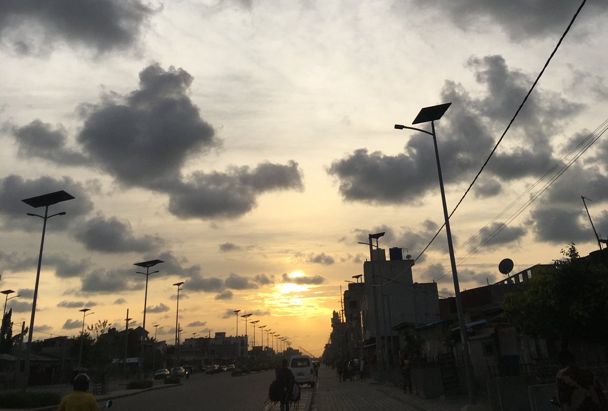 VaniaDossou's tweet photo. Je suis fan des couchers de soleil. Je partage avec vous, quelques photos que j’ai prises moi-même. 🌥

PS : Dieu, c’est un artiste 🤌🏾🤍. https://t.co/tL1bCvi8V4