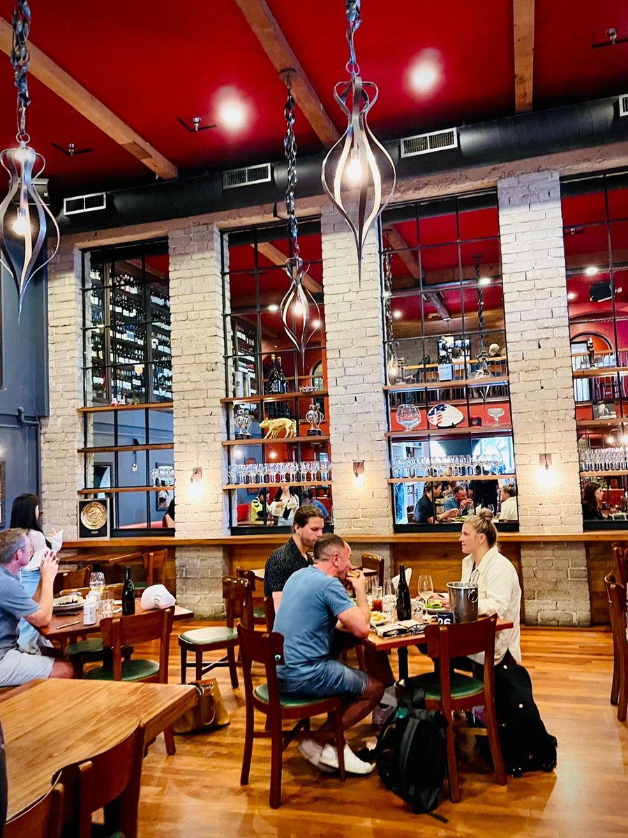 This restaurant has been an internet sensation in Los Angeles and is full of business every day. The restaurant is converted from the original Chaplin's office, and the interior has a glass patio plus a retro European decor design, which adds a lot of charm.