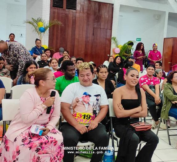mifamilianic's tweet photo. #Nicaragua 
Participamos en la presentación de la cartilla “Diversidad Digna: El Derecho a Elegir y el Deber de Respetar”, promoviendo el amor y el respeto a las personas con identidad diversa con familias de Ticuantepe y Managua.
#AmorALaVida https://t.co/nk8DdjhwGB