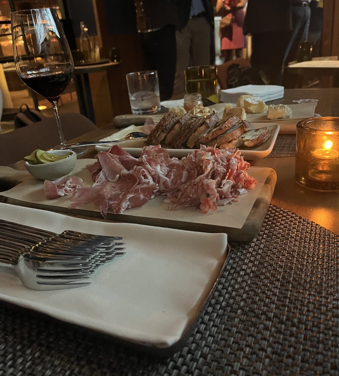 TheFelicityKing's tweet photo. Networking events in NYC are always a delight ❤️ https://t.co/SZgSSOUzml