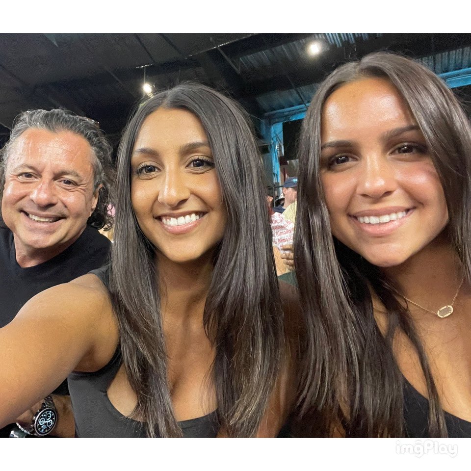 InnovateAndDo's tweet photo. Me and my girls.  (Luckily, none of the #UglyGenes made it from my side, only #Optimism, #Gratitude, and #Forgiveness got through!  (#Happiness) 

#GenericLotteryWinners #ProudDad https://t.co/3Anr3AOYwf