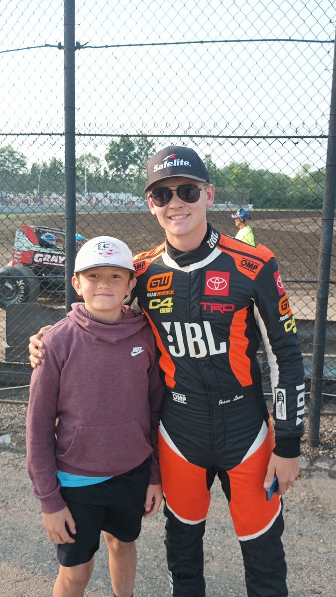 jseg29's tweet photo. Thanks for stopping by and talking to me and my son @jesselovejr1 really cool dude #indianamidgetweek @GasCitySpeedway https://t.co/ray42ligLs