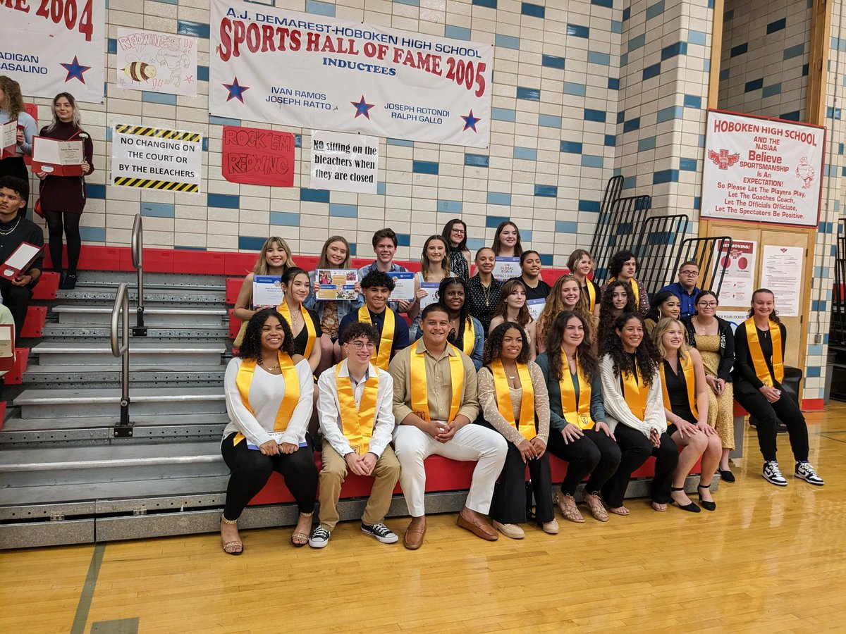 HobokenHighNHS's tweet photo. The Arthur E. Stover Chapter of the NHS held our 62nd induction last night. 34 inductees; 18 seniors; 16 continuing members. We are proud of all of them. #herewecomehoboken https://t.co/18oQJ4adXT