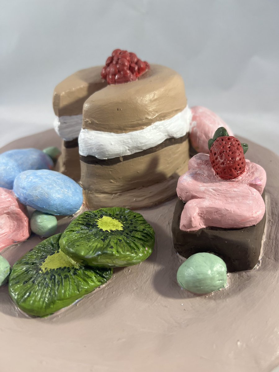 MsMerrillBHS's tweet photo. Faux food from Ceramics I! https://t.co/hMn87hpIlt