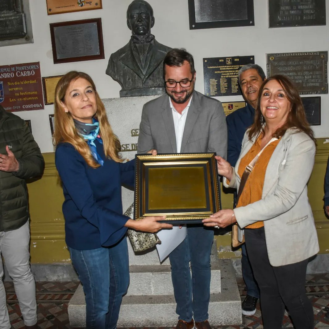 lauracubasc's tweet photo. Acompañamos los 139° de la Esc Normal Sup Dr Alejandro Carbó entregado un Beneplácito y placa recordatoria, una delegación de Concejo Deliberante de Cba, concejales Laura Cubas y Nicolás Piloni https://t.co/WWBi30voOc