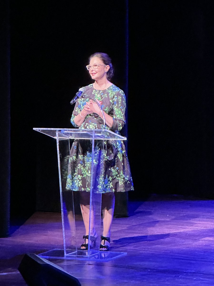 Tonight our advocacy team is attending the Women, Peace, and Security Program and Reception at the Kennedy Center to join with global gender advocates and listen to gender legends Ashley Judd and Ambassador Geeta Rao Gupta. #WomenPeaceSecurity #WomenOfCourage