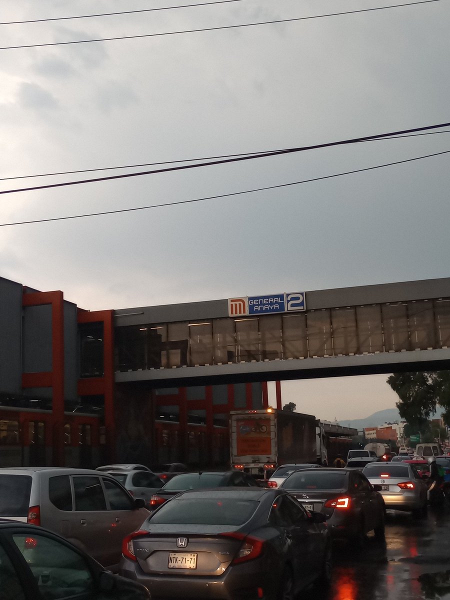 Quién se nos une? Iremos a el hotel que está a unas cuadras del metro. Alguna parejita o single ?