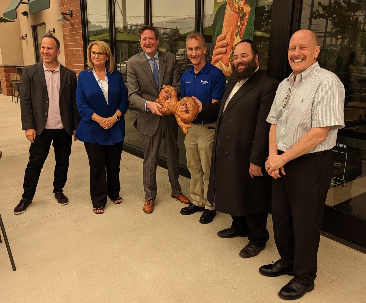 airmontny's tweet photo. Airmont Deputy Mayor Shimon Moses represented the Village at Panera Bread's Ribbon Cutting Ceremony! 🎀

We thank Panera for choosing the Village of Airmont and wish them much success at their new location!

 📍 15 N Airmont Rd https://t.co/vFNfdIxozB