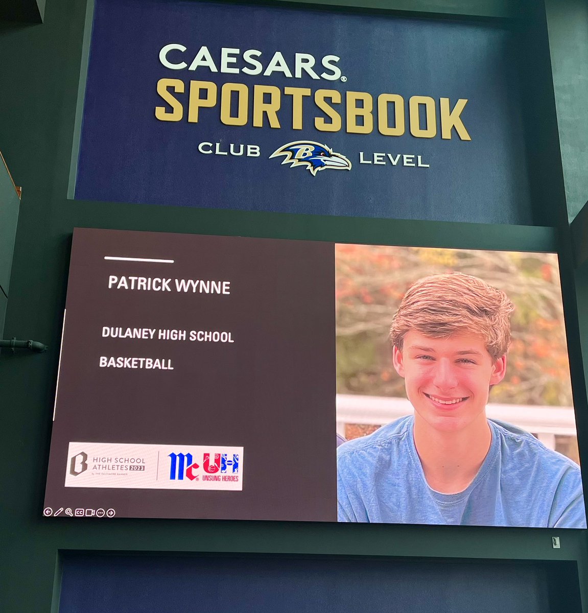 CoachLochte's tweet photo. Great evening down at @Ravens stadium! Congratulations Pat Wynne, Dulaney 2023, on the @BaltimoreBanner / @McCormickCorp Unsung Hero nomination. 🔴⚫️ #dhshoops https://t.co/g8M1DtFqcM
