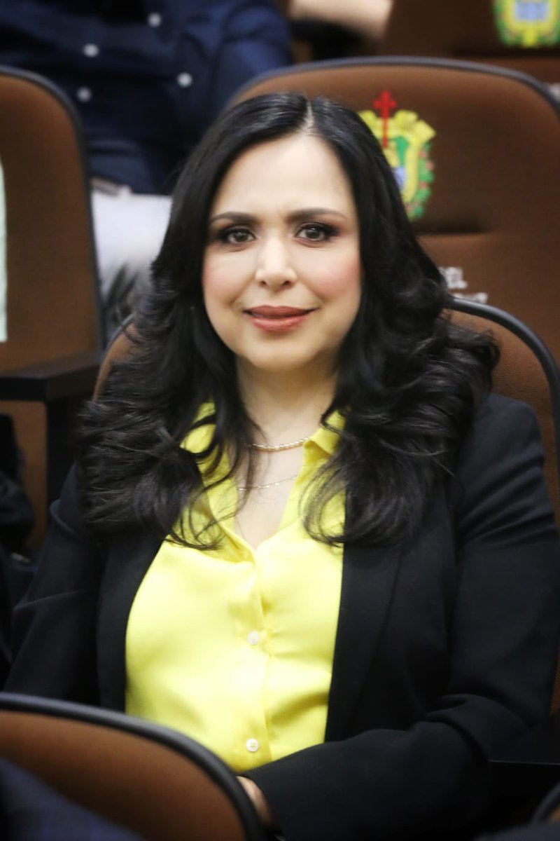 claudia_diazt's tweet photo. Agradezco la invitación para asistir a la Sesión Solemne @legisver con motivo de la entrega de reconocimiento y medalla al Mérito por la Defensa y Mejora del Medio Ambiente 2023 a la Dra. Fabiola Sandoval Salas. ¡Felicidades! https://t.co/tYWy83eKSJ