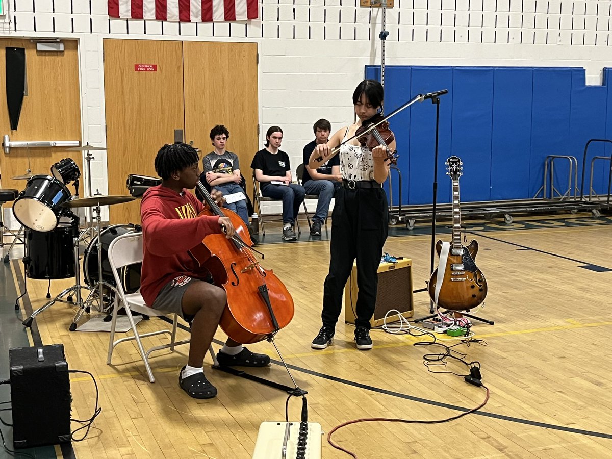 j_eisenberg87's tweet photo. Congratulations to our 8th graders @CatonsvilleMS who won awards this morning - well deserved!!! Special shout out to our student music performers. #cmsgameon #hardworkpaysoff #perseverance https://t.co/oQqOTCsYgX