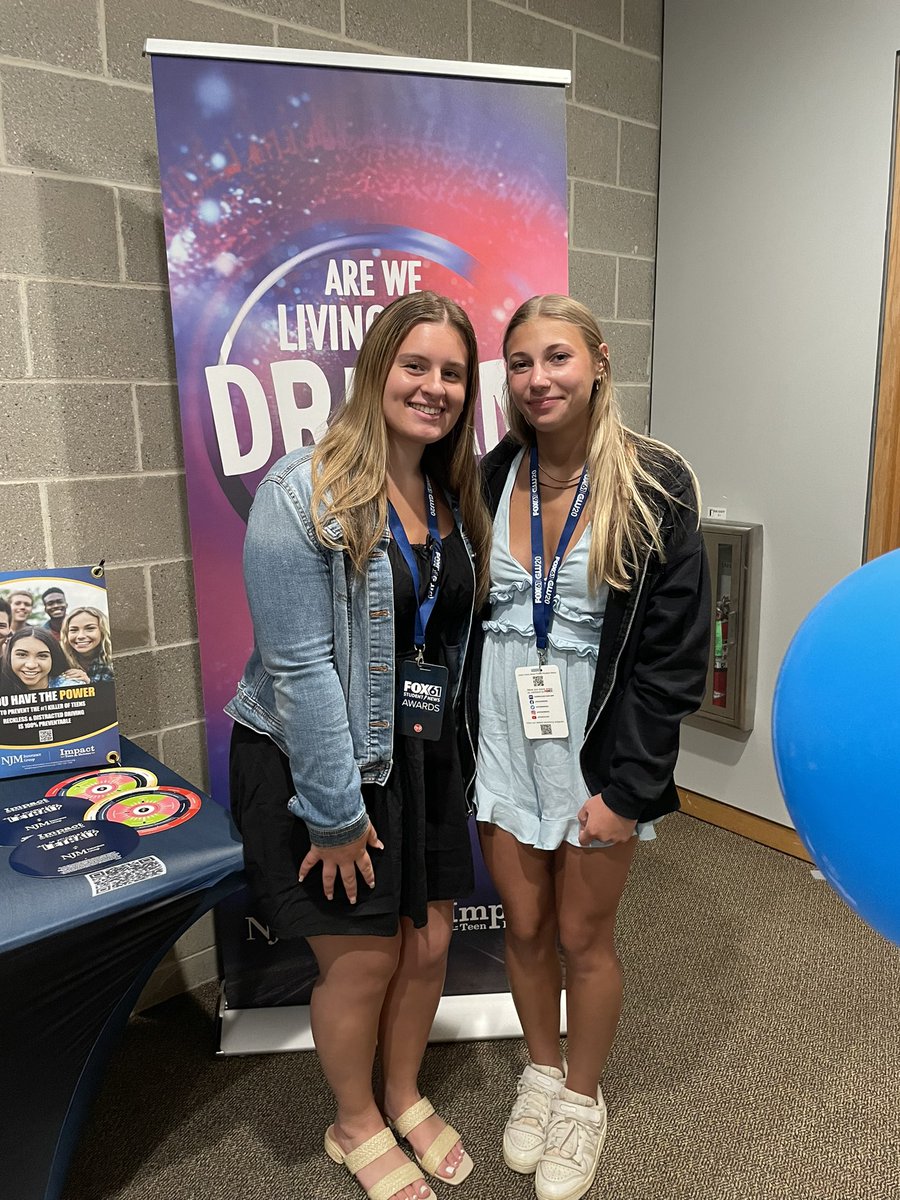 ManeStMirror's tweet image. What a night - a big thank you to #Fox61 for tonight’s awards. Congrats to Julia and Ginger for winning 5k for #Foran hs for their PSA on safe driving for teens. Congrats to Azam and James for being nominated for their hard news story coverage for fire safety ❤️💙 #journalism