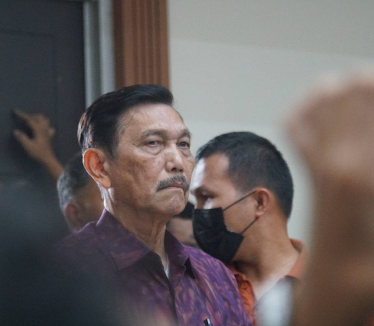 Kejanggalan-kejanggalan sidang Fatia-Haris hari ini:

PN Jakarta Timur di-booking oleh lord Luhut, tidak ada yang boleh sidang kecuali Luhut.

Demokrasi mati hari ini!
#KitaBerhakKritis