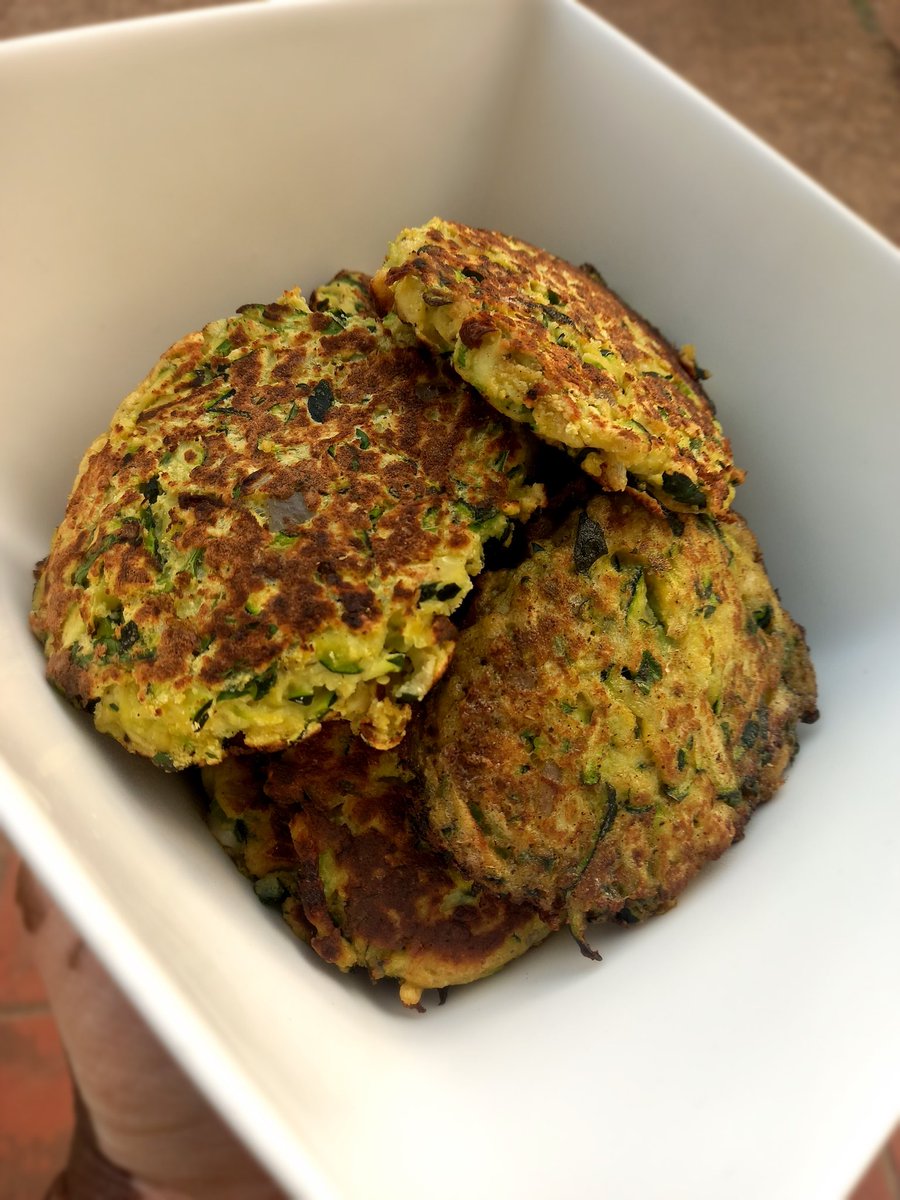 ChefRumbie's tweet photo. Courgette & lentil fritters with banana flour.
-gluten free, lowfat, low sodium fritters
A summer squash which is edible in its premature growth stage.
#courgette #zucchini #babymarrow #glutenfree #vegan #vegetarian #fritters
#privatechef #chefrumbie https://t.co/4d0I2Dcou6