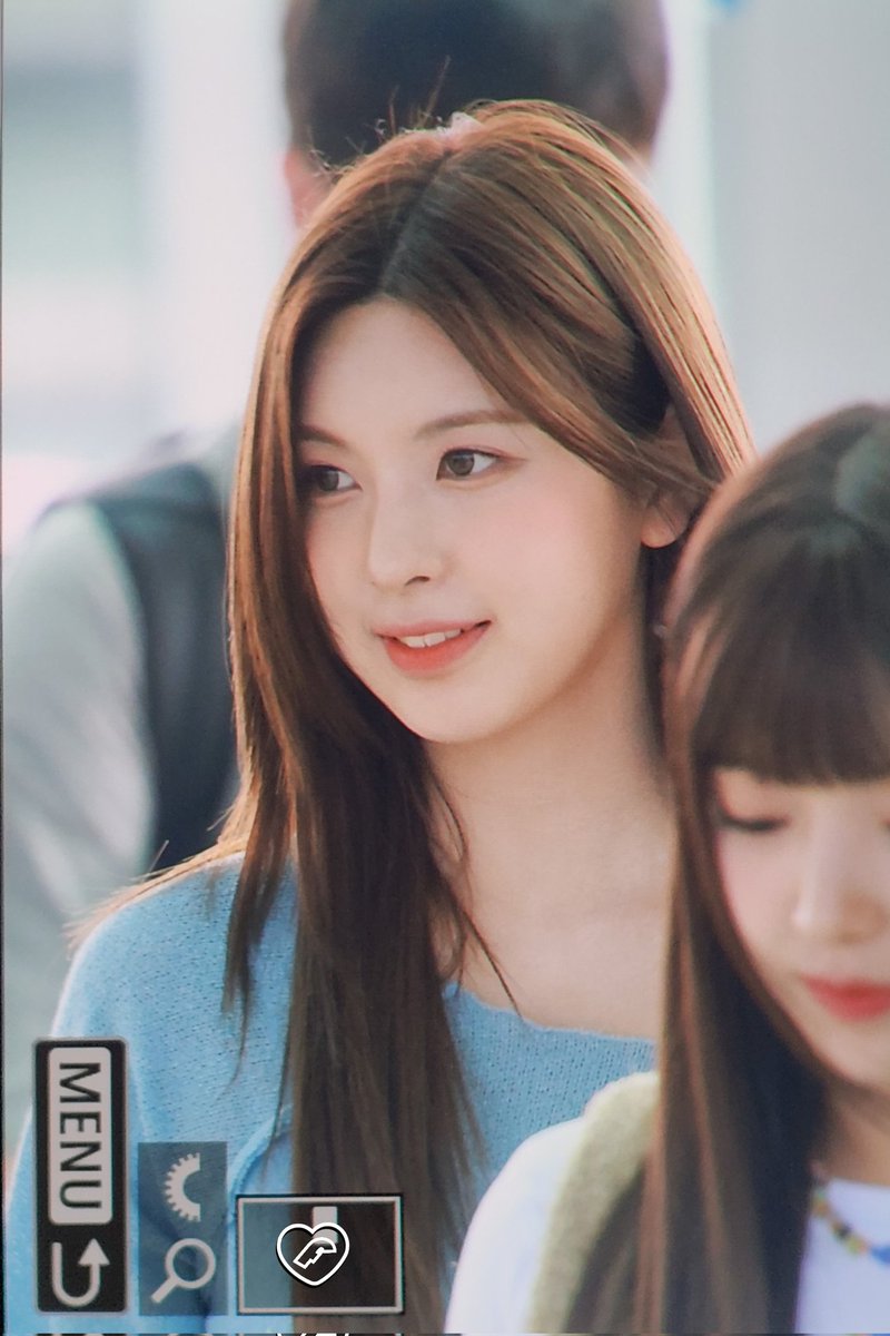 Bai_Fari's tweet photo. 230608
솔아 잘 갔다와><
pre.
#배이 
#BAE
#NMIXX #엔믹스
#expergo https://t.co/hANv1x0rZZ
