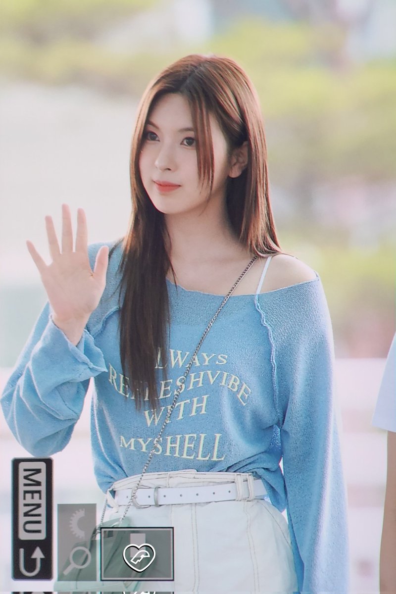Bai_Fari's tweet photo. 230608
솔아 잘 갔다와><
pre.
#배이 
#BAE
#NMIXX #엔믹스
#expergo https://t.co/hANv1x0rZZ