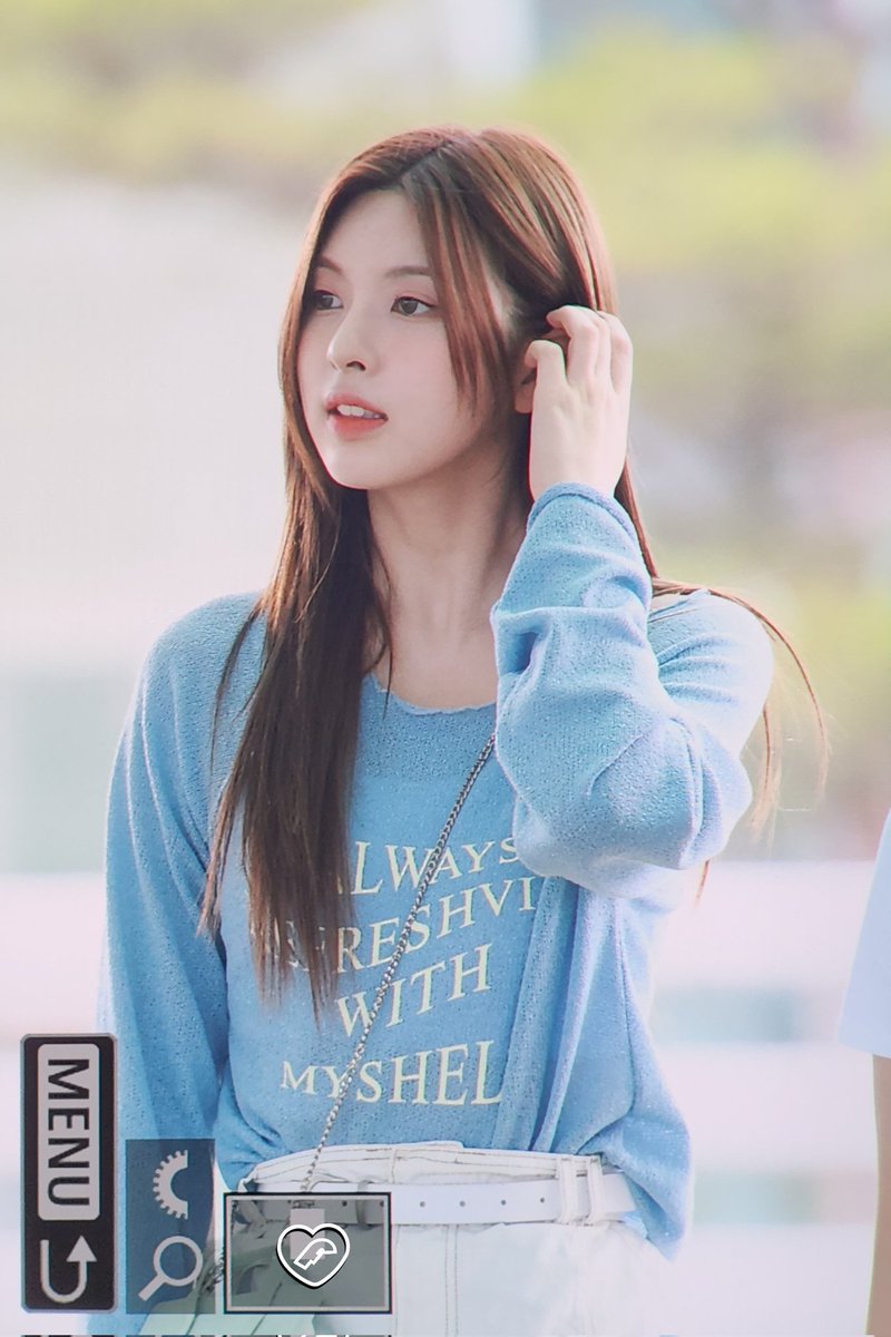 Bai_Fari's tweet photo. 230608
솔아 잘 갔다와><
pre.
#배이 
#BAE
#NMIXX #엔믹스
#expergo https://t.co/hANv1x0rZZ