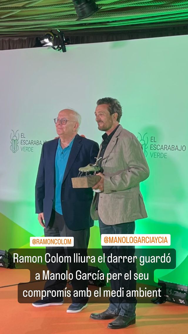 manologarciacia's tweet photo. Manolo García Premio Escarabajo Verde a la Personalidad artística destacada en su labor en favor del medioambiente, por su altruismo, concienciación para la lucha contra cambio climático, participación y difusión de campañas
 
@rtve  #ManoloGarcía #elescarabajoverde #LA2 #RTVE https://t.co/fsUXwVAM7v