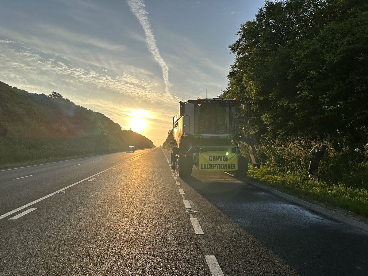 20 mile to go <a href="/CLAAS_UK/">CLAASUK</a> #combinechallenge #jogle <a href="/MindCharity/">Mind</a> #childrenwithcancer