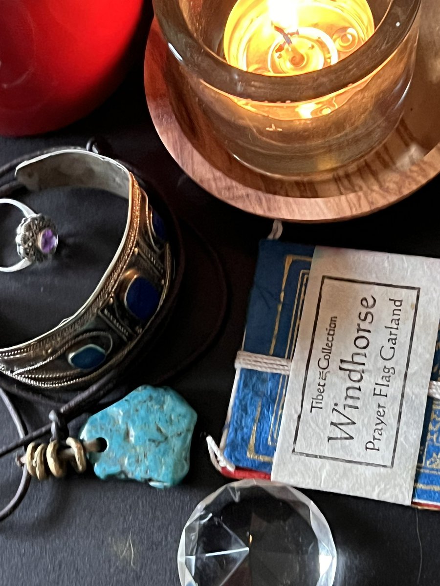 Miss_Farideh's tweet image. Gute morgen! Wie gehtst? 
In Germany the next weeks to finalize a project. On my own, without roommates and cats this time. 

#casaking #purpose #lifework