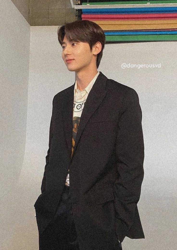 ㅤㅤㅤㅤㅤ  

                  Restarting, not new to rp.
                  Like and rt to be mutuals.

ㅤㅤㅤㅤㅤ