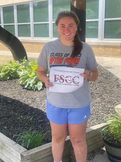 CorinthNY's tweet photo. CHS is proud to have many seniors continuing their athletic career at the collegiate level. For a full list of students with their sports and colleges, see our website or Facebook page!
Wishing you all the best! Go, RiverHawks! https://t.co/9oVXrZg1cg