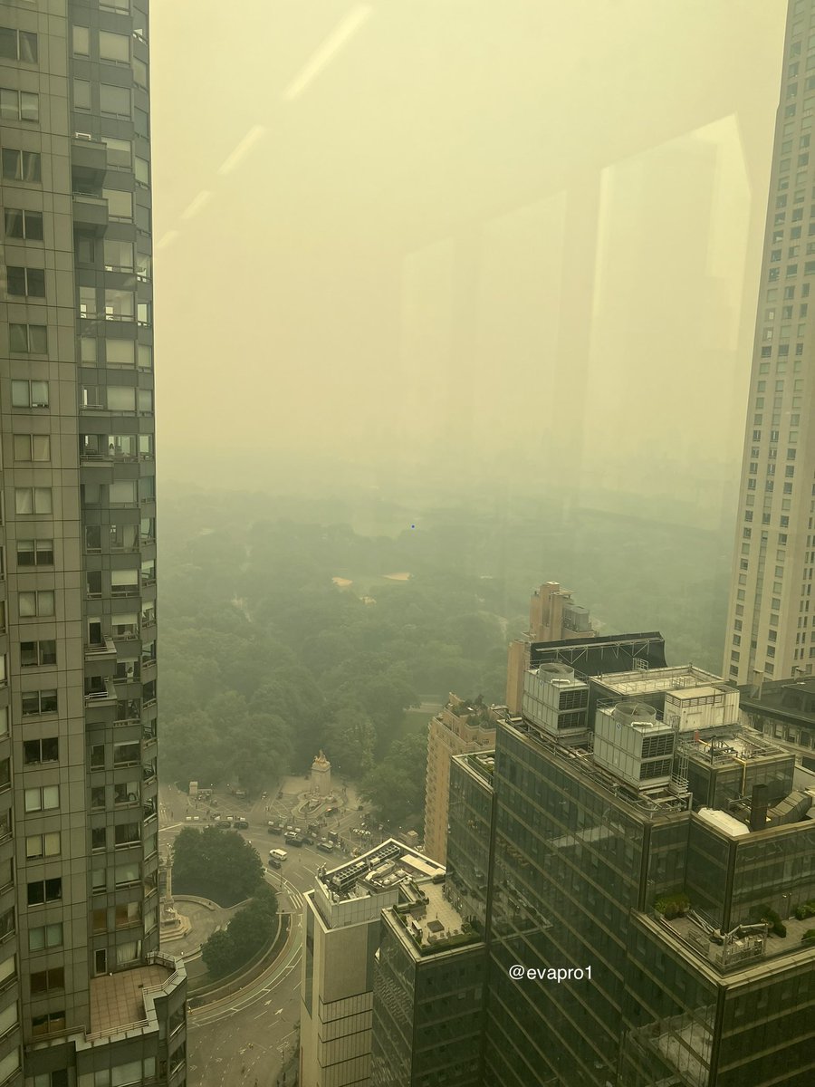 evapro1's tweet photo. NYC today #CanadaFires #AirQuality #NYC #AirPollution https://t.co/yYRJQ1lFS8