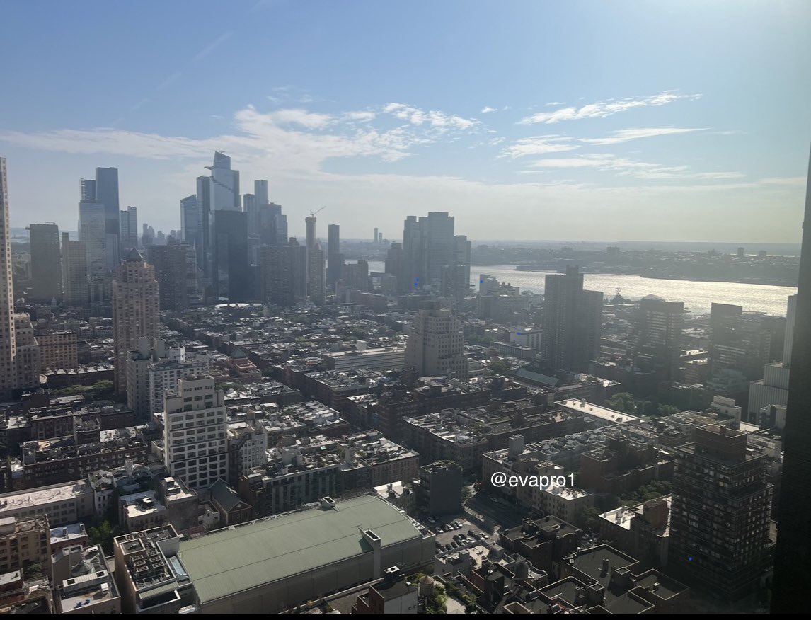 evapro1's tweet photo. NYC today #CanadaFires #AirQuality #NYC #AirPollution https://t.co/yYRJQ1lFS8