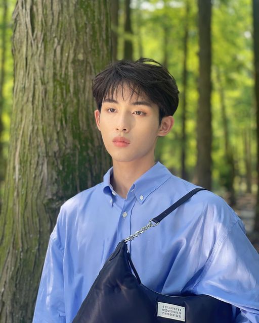wwfolder's tweet photo. winwin visual >>>>>>>>>> https://t.co/xsS0V1J9yy