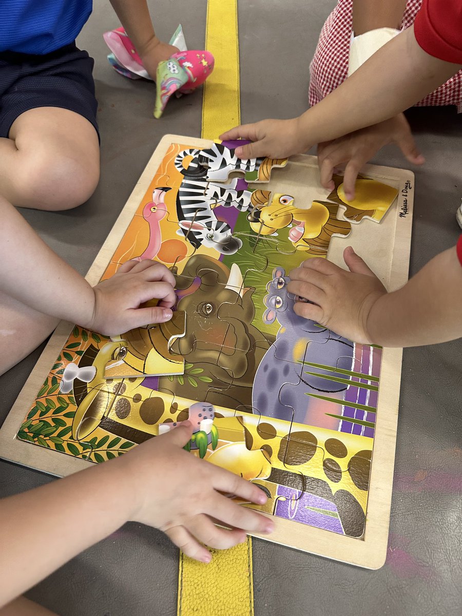 Loved this collaboration in nursery today - four children all working together to complete the puzzle! Term 3 is such a wonderful time, seeing how they have grown and progressed! 

#EYMagic
#EarlyYears
#eyfstwitterpals
#EYFS 
#EYmatters
#EYtalking
#EYshare