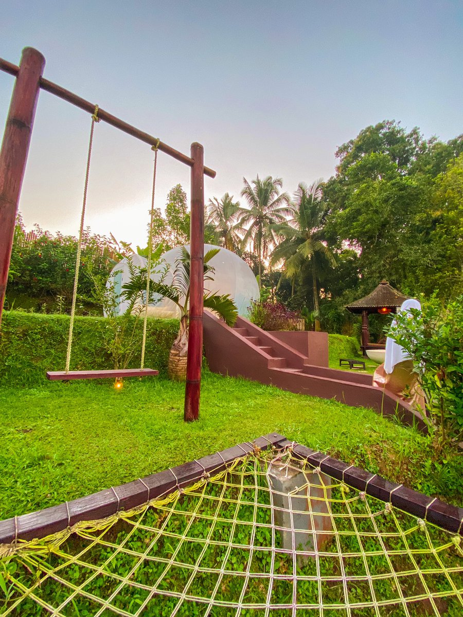 azlee_affandy's tweet photo. @Ashsukamakan Kalau nak kelainan boleh try ni, Bubble hotel Ubud. Mahal tapi berbaloi. https://t.co/3pNDRfKKN5