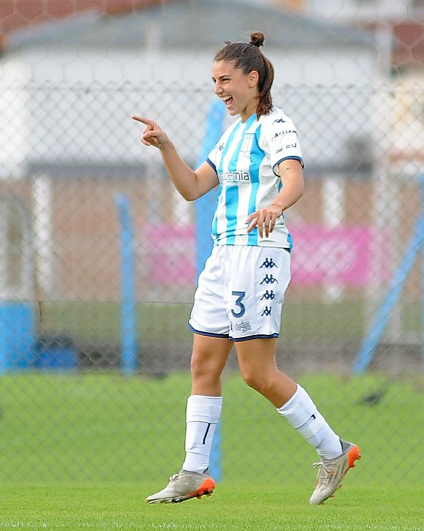 Locura_academia's tweet photo. ¡TRIUNFO EN EL TITA! ✅️
Con gol de Eugenia #Nardone, #RACING venció como local 1-0 a #Ferro, por la fecha 16 del Torneo de Primera División.
📸 @RacingClub https://t.co/NVsHMEy9yC