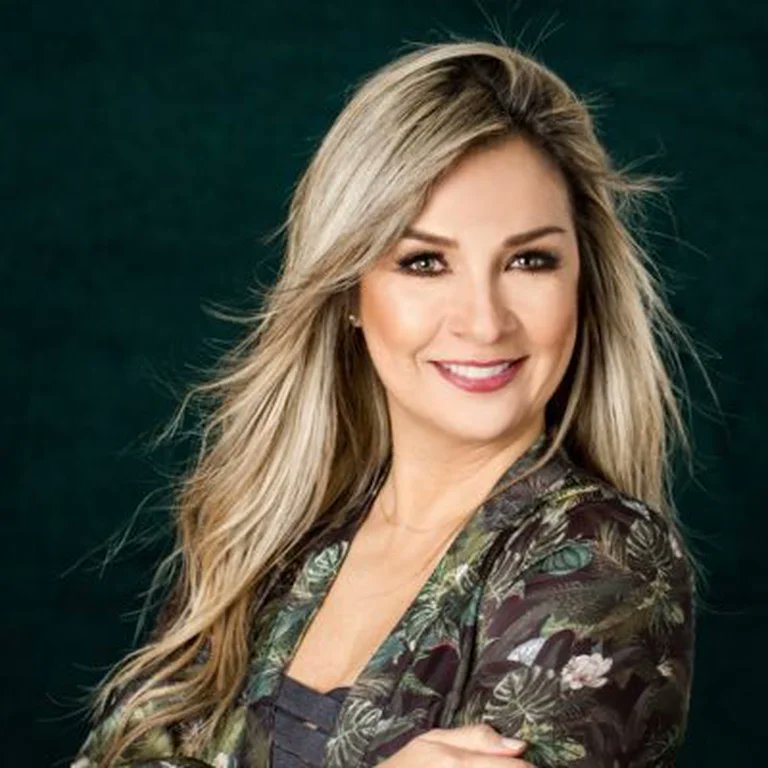 DANTE_eloficial's tweet photo. Sondeo Tuitero 

A quién le cree usted?

Vicky Dávila: 🔄
Petro: ❤️

#YoRespaldoASemana
#LaMarchaDePetroEs https://t.co/nFLywfPl4z
