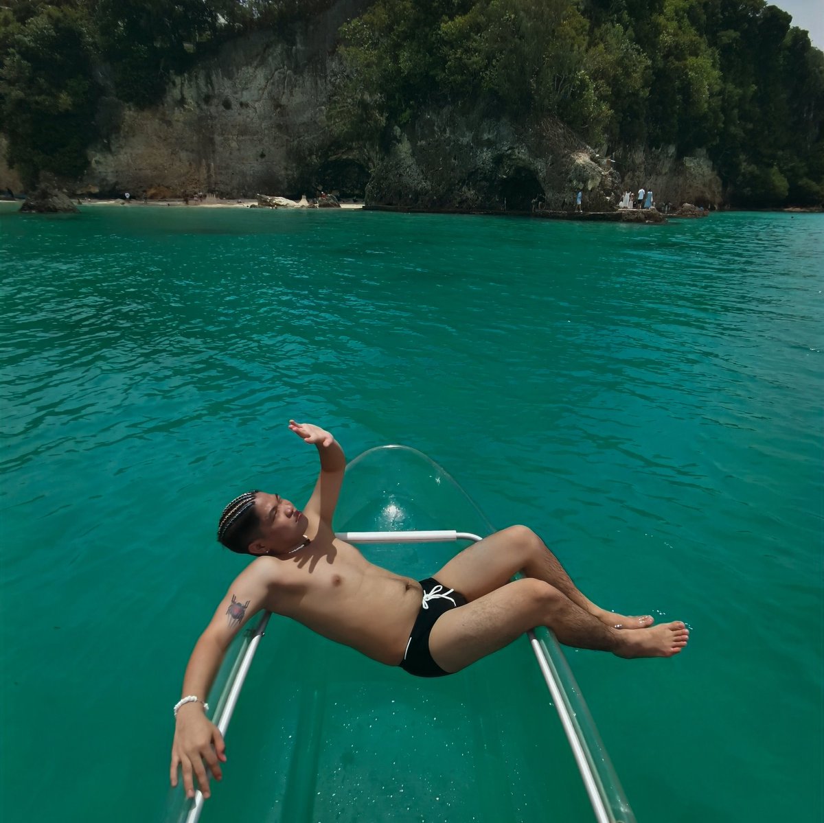 EdcelGonzales's tweet photo. what's that word again? 🌊 https://t.co/Fp8JcY2bm0