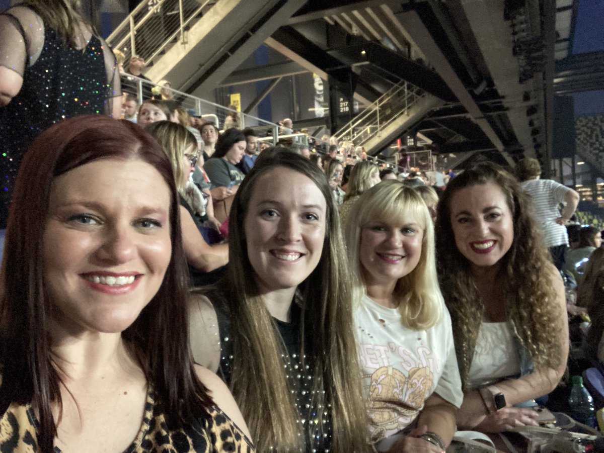 #letsgogirls #shaniatwain