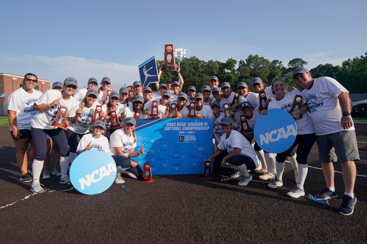 The Thunder make history! ⚡️🏆

<a href="/TrineSoftball/">Don Danklefsen II</a> captures its first <a href="/NCAADIII/">NCAA Division III</a> softball national championship!

#d3sb