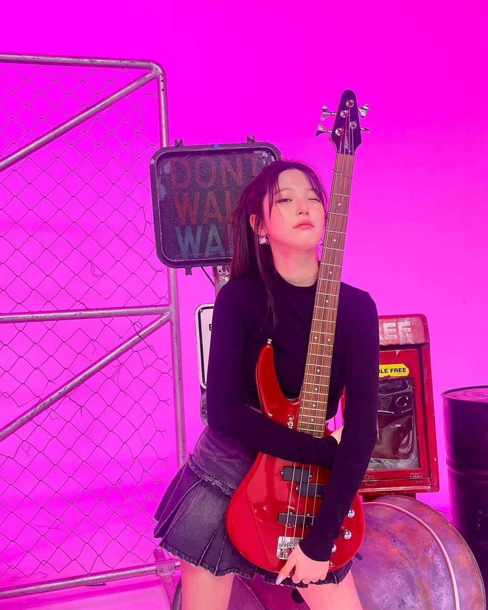 BJH (@jiheonthinker) on Twitter photo she’s so rockstar gf she’s so rockstar gf