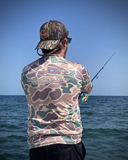 Huck with @emeraldcreekkennels rocking our Old School LS performance shirt why slaying the fish!

afwaterfowl.co

#afwoutdoors #fishon #offshorefishing #fishingshirt #saltlife #hoodedfishingshirt #getyourfishon #lakelife #SPF50 #americanflywaywaterfowl #afwfishing