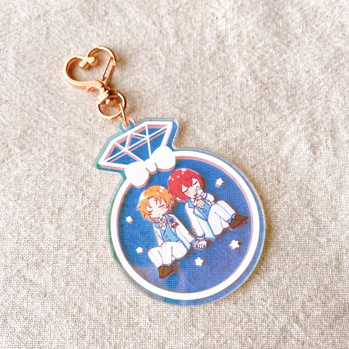 司レオのオーロラアクキーを作りました 色がめちゃ可愛い〜!今度のイベントで頒布予定です。よければぜひ実物を見にお越しください…