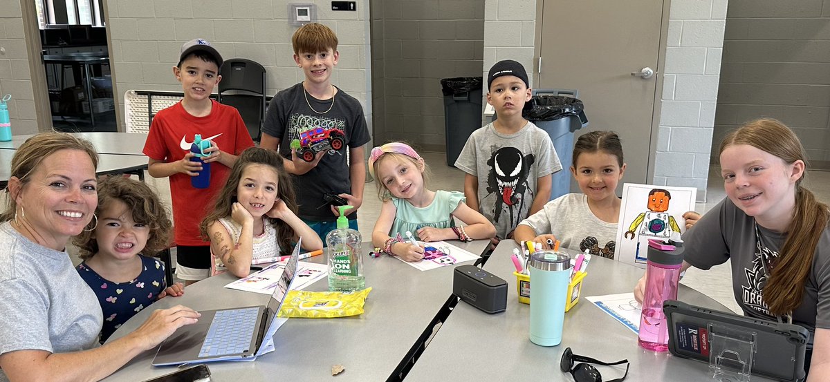 RossvilleAcad's tweet photo. These students are loving summer & STEM camp! #RiseoftheWolves #ThisIsRTown #PackPride #RCASummerCamp #RCALearns https://t.co/B0IVmYQcYk