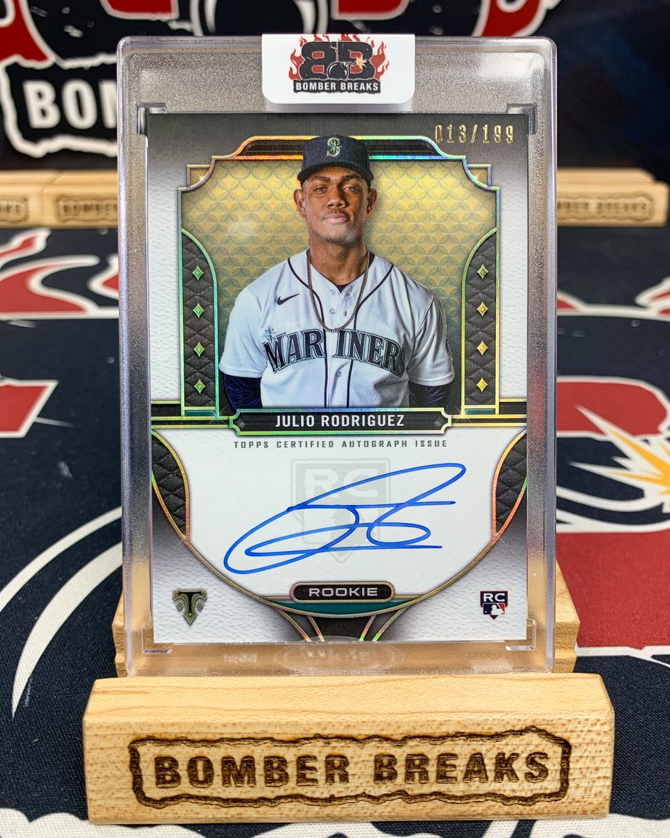 Julio Rodriguez /199 Rookie On-Card Auto pulled tonight for the Mariners in our @topps Triple Threads Baseball break!
⚾️⚾️  @fanatics 
#baseballcards #seattlemariners #mariners #juliorodriguez #jrod #groupbreaks #mlb #thehobby #casebreaks #boxbreaks #boom