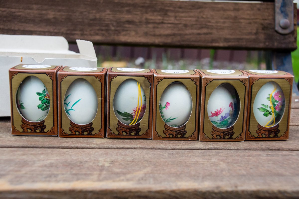 $48/FREESHIPPING
Vintage, Complete Set of Chinese Hand Painted Eggs
Etsy.com/Shop/EXTRAORDI…

#etsy #etsysales #mercaricloset #handpainteddecor #chineseeggs #chinesedecorativeeggs  #butterflypattern #Shanghai #shanghailife #shanghaiart #chineseartist #chineseskills #asianculture