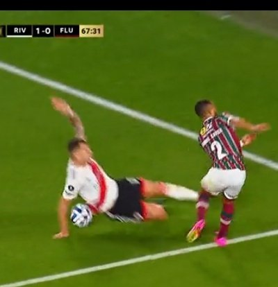 RinconBostero's tweet photo. 🤦‍♂️ Uno fue penal, el otro no. River es el equipo más protegido y delincuente del país, solo que algunos no lo quieren aceptar. https://t.co/EzOgoCxq1T
