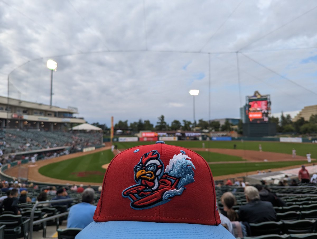 Had to break in this new lid from @ItsErikMertens as I watch the @AviatorsLV At @RiverCats tonight. #MiLB #Baseball #Hat