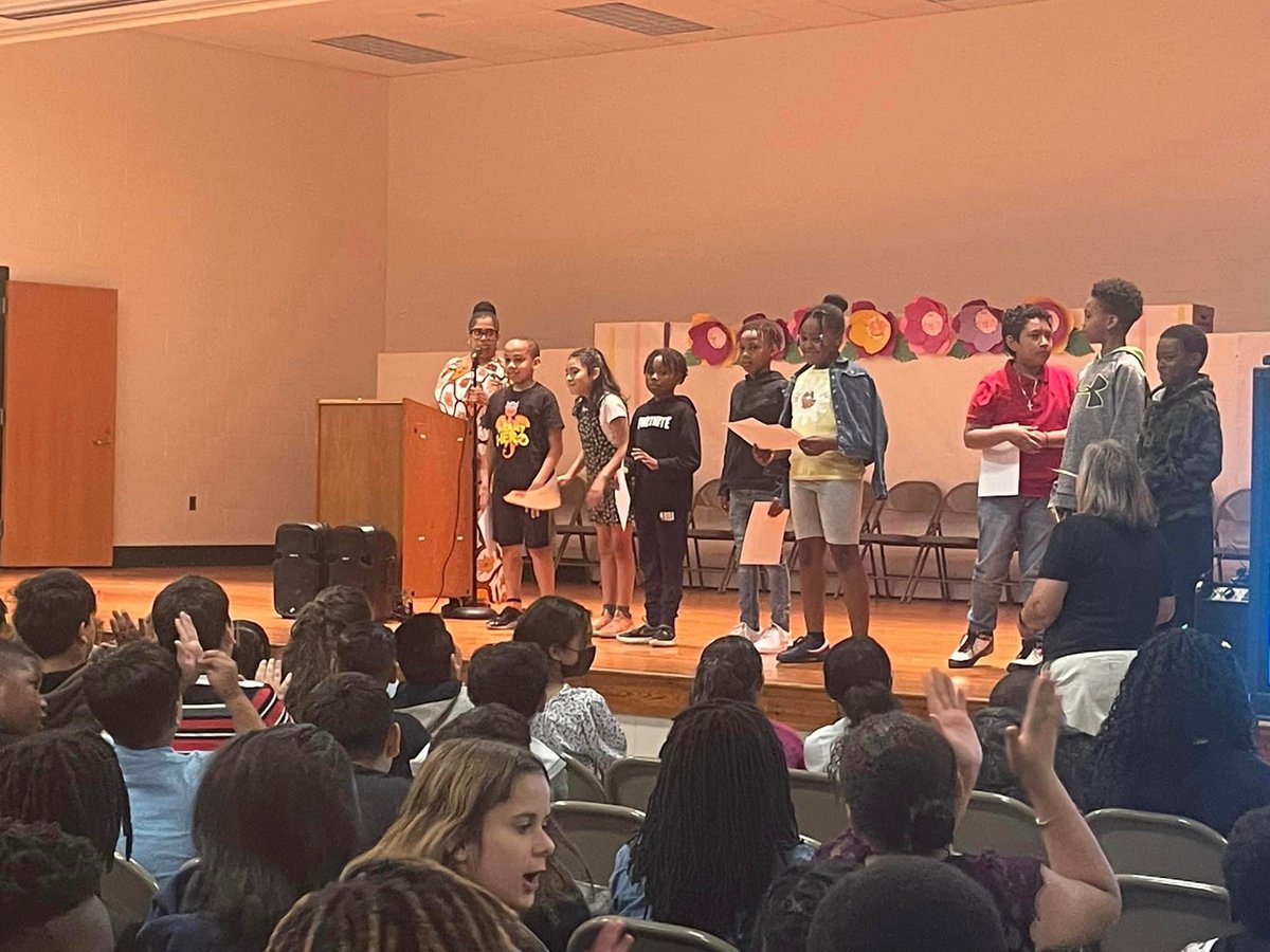 Laurie Hartley tweet media