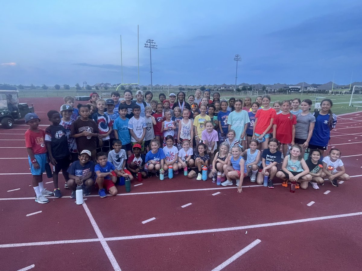 Thank you to Lauren Lewis and Kayla Watson for the words of encouragement to our track & field campers today. @PISD_Athletics @ProsperISD @ProsperHS @UTexas35