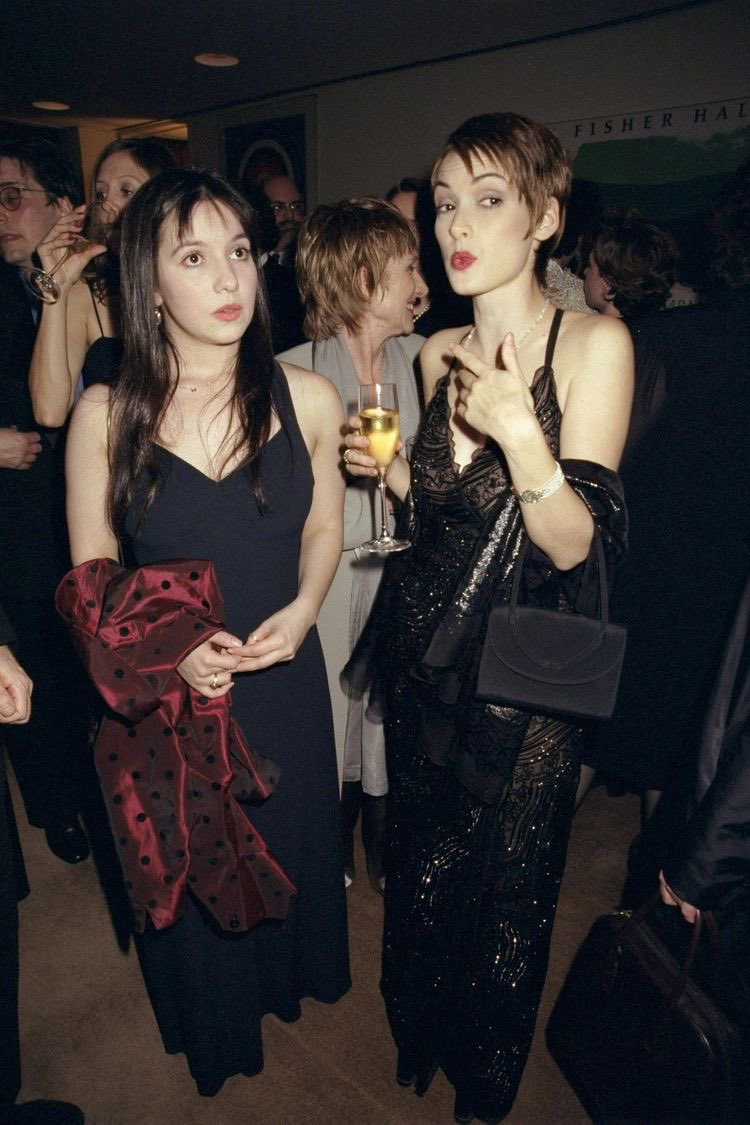 winona with her sister ❤️