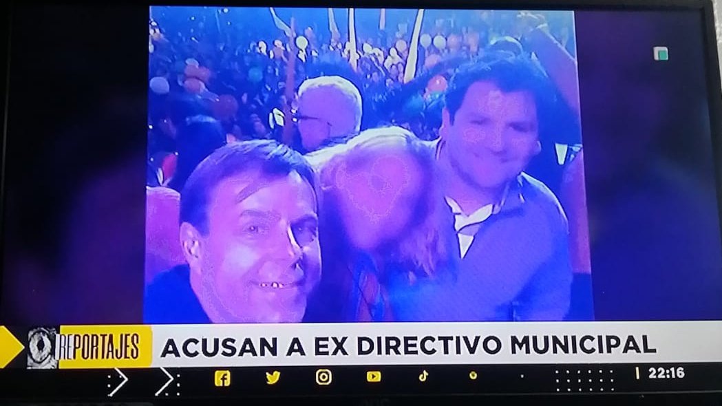 _moyanez_'s tweet photo. Caso #Itelecom en #mega la municipalidad de #PuenteAlto metida en estos lamentables hechos, no puede ser que @germancodina no se haga cargo de su persona de confianza Christian Gore, quien terminó contratado como asesor juridico en la corporación municipal de Puente Alto. https://t.co/NuAd1CfRLq